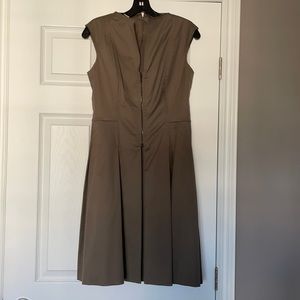 Akris Punto, khaki dress